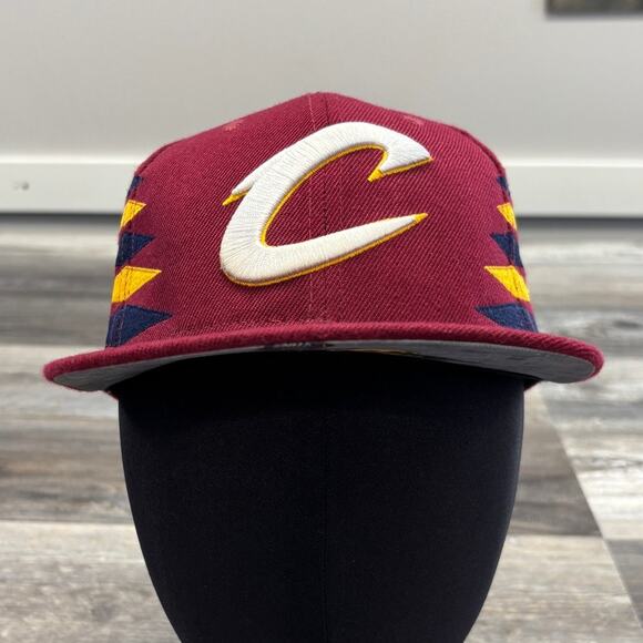Mitchell Ness Cleveland Cavaliers Cavs Maroon OS 100% Wool Snapback‎ NBA Hat Cap - Picture 1 of 8